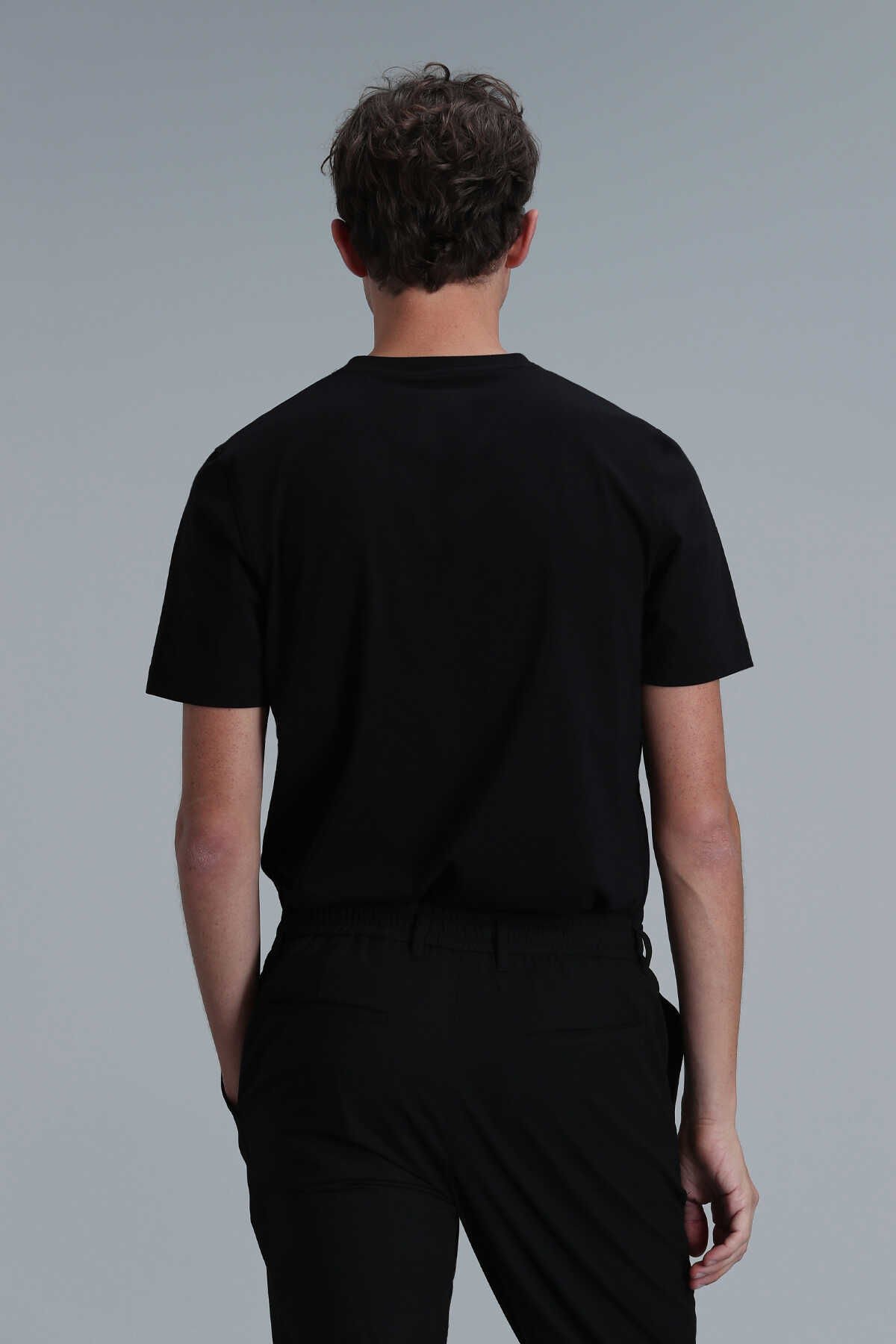 Modern Graphic T- Shirt Black